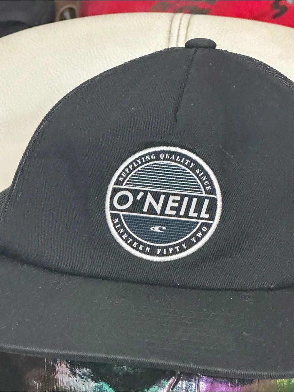 NWOT O'Neill Black Trucker Snapback Hat with Logo Patch